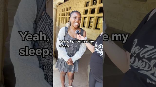 Спросили у студентов Стэнфорда сколько часов в сутки они спят смотреть онлайн