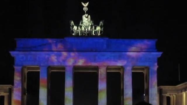 Бранденбургские ворота в Берлине смотреть онлайн