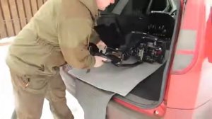 ПОМОГИ СЕБЕ !!!! Погрузка лодочного мотора в автомобиль быстро и без усилий.