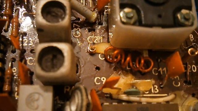 Карманный радиоприемник "Меридиан РП-309"-перевод на FM. Вообще просто! смотреть онлайн