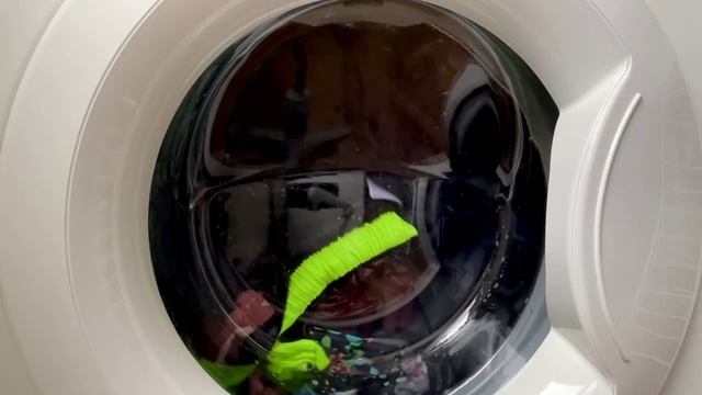 40 minutes of washing my laundry again with the Whirlpool Indiana 1400 washing machine. Enjoy! смотреть онлайн