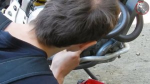 Как поменять масло в двигателе с сухим картером на примере honda xr250