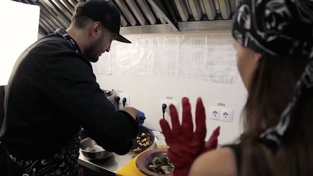 «Готовим с Шефом» - Юлия Мартынова - BEmine Grill Bar /выпуск 5/ смотреть онлайн