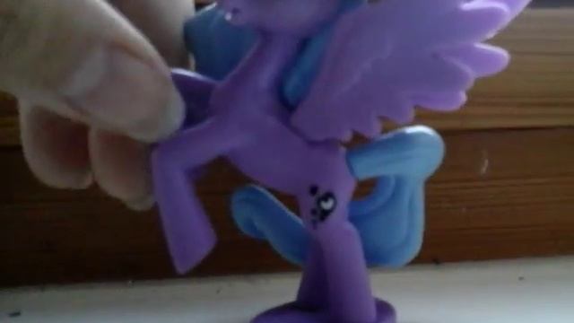 Новинка! Это пони? смотреть онлайн