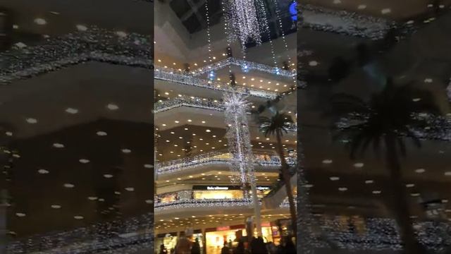 Самый знаменитый торговый центр в Стамбуле Cevahir. Сюда приезжают со всей Европы.Джевахир. Istanbu смотреть онлайн