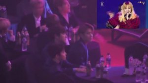170119 EXO reaction to Black Pink Playing With Fire + Boombayah  @ Seoul Music Awards