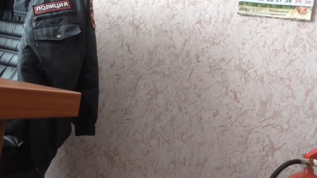 "Престижные люди". 13 серия: "Я не знаю для чего служу в полиции" смотреть онлайн