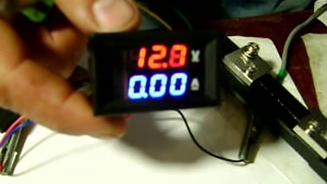 Обзор 50А цифрового амперметр - вольтметра с Китая смотреть онлайн