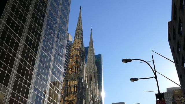 5th Avenue Shops and Stores, Manhattan, New York City, 4K video смотреть онлайн