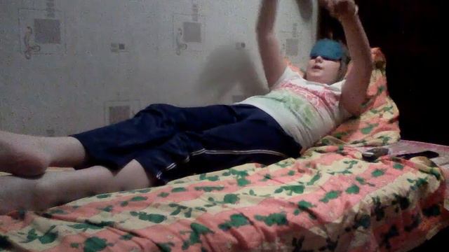 Как я ложусь спать и просыпаюсь утром смотреть онлайн