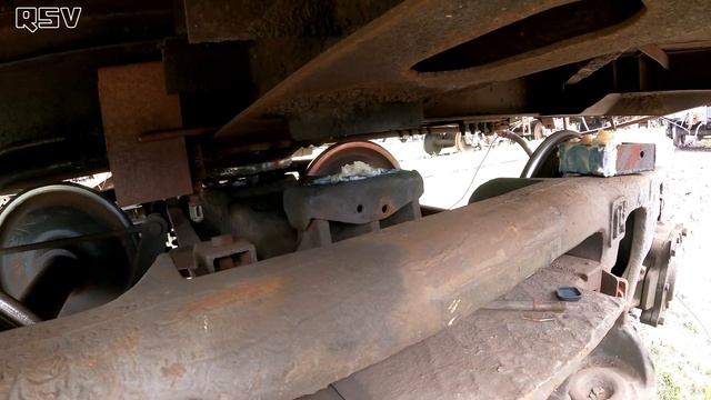 Живой пример ЗАЖАТЫХ скользунов крытого вагона! Вагонник. Железная дорога. смотреть онлайн