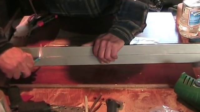 Как клеить полиэтиленовую плёнку . [ How to glue polyethylene film of hairdryer construction ] смотреть онлайн