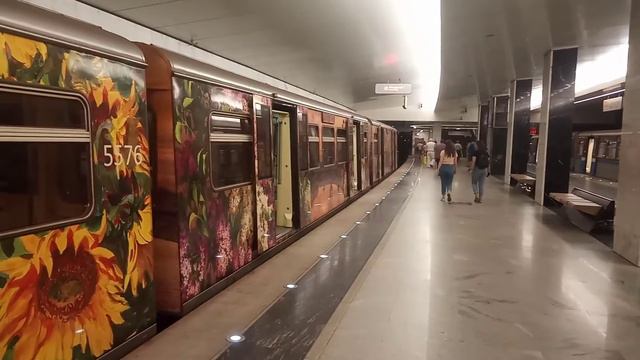 Поездка  на Именном Составе Акварель Русич  по Арбатской-Покровской Линии