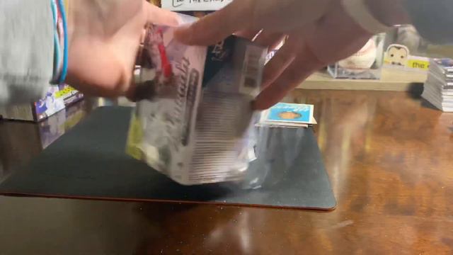 Topps 2020 Series 1 Blaster Box Break! смотреть онлайн