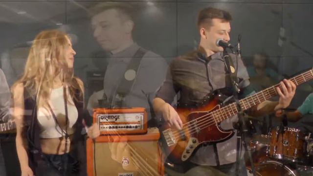 ALA VIEW -  Baila Morena