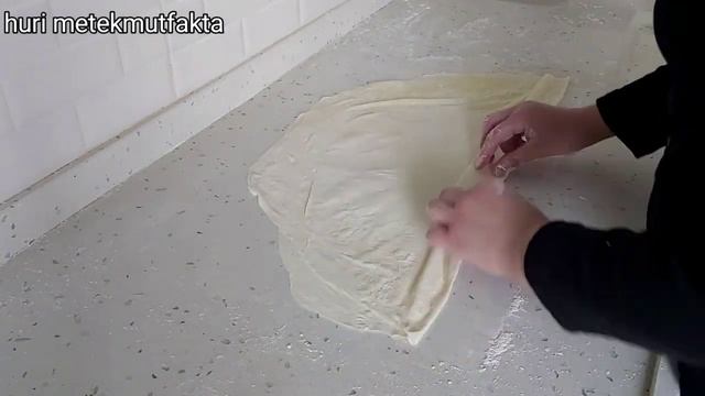 İLGİNÇ ŞERBETLEME TEKNİĞ İLE  SOĞUK YAZ BAKLAVASINI KOLAYCA YAPIN BU TARİFLER