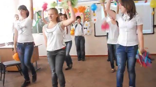 Танец 8 класса на День учителя смотреть онлайн