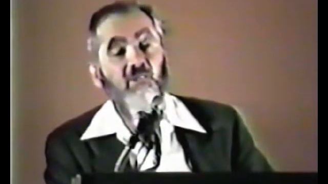 11.25 Рабби Меир Кахане הי"ד Ответ на вопрос об американском гражданстве рава Кахане смотреть онлайн
