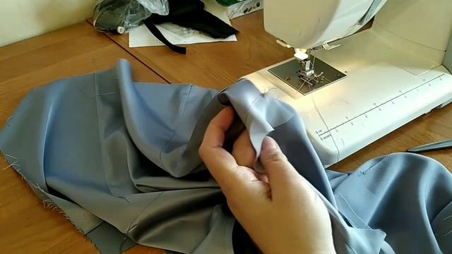 Как обработать горловину и проймы косой бейкой. смотреть онлайн