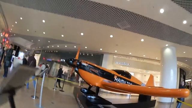 Самолет в торговом центре)))/The Plane смотреть онлайн