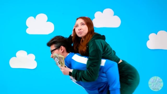 Моя МАМА управляет ИГРОЙ В КАЛЬМАРА: я в ИГРЕ | Смешные семейные ситуации от Ла-Ла Лайф Эмодзи смотреть онлайн