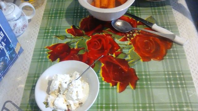 ОБЕД. Варю суп грибной, творог ох и вкусный. смотреть онлайн