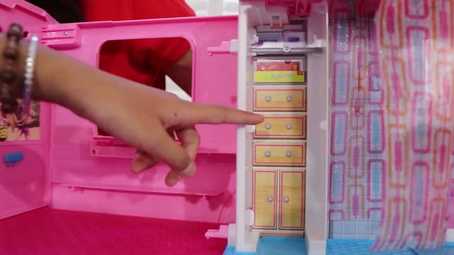 Barbie Ellie Mystery of the Broken Barbie Playhouse смотреть онлайн