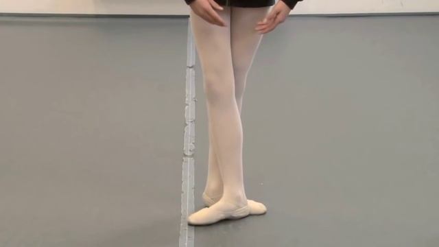 How To Perform Small Ballet Jumps смотреть онлайн