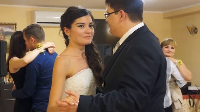 Музыкальное поздравление гостей на свадьбе. Ведущая Ольга Сальникова. смотреть онлайн