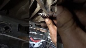 как открутить болт коленвала на двигателе Форд 1.4