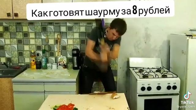 Как готовят шаурму за 8 рублей ( видео не моё) смотреть онлайн