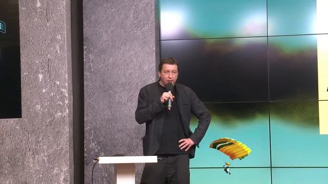 АРСЕНИЙ МЕЩЕРЯКОВ \\ Девальвация дизайна: плюсы и минусы \\ Дискуссионный клуб креативных индустрий смотреть онлайн