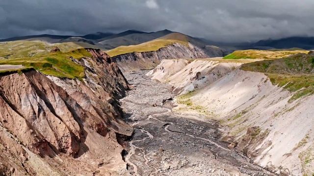 Traveling to Klyuchevskoy Volcano, Kamchatka Blue Moon Universe смотреть онлайн