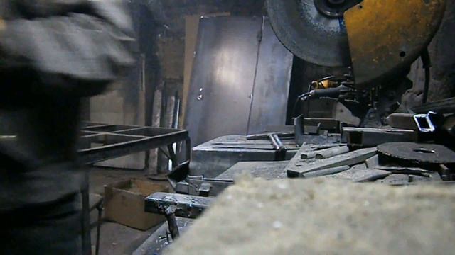 Глушим профильную трубу. Быстро и эстетично,дёшево и практично. смотреть онлайн