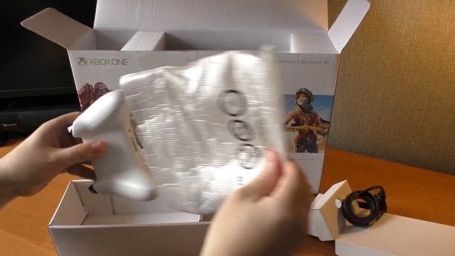 Распаковка консоли Microsoft Xbox One S [2018] смотреть онлайн