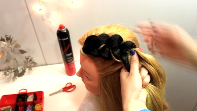 ФРАНЦУЗСКИЕ КОСЫ ЦВЕТНЫЕ КАНЕКАЛОН ТРЕНД САМЫЙ ЛЕГКИЙ СПОСОБ ПЛЕТЕНИЯ 2 КОСИЧЕК ДВЕ ФРАНЦУЗСКИЕ КОСЫ смотреть онлайн