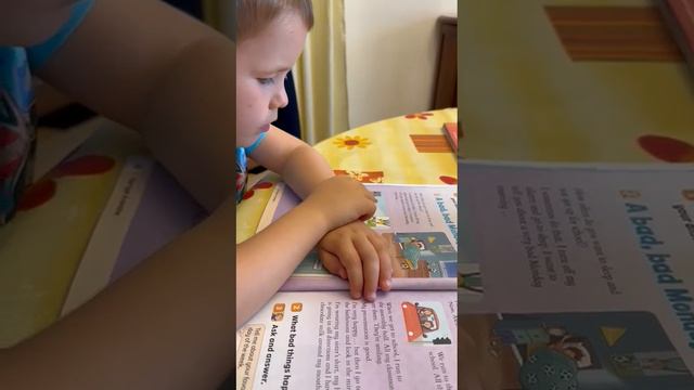 Как родители делают домашние уроки с детьми смотреть онлайн