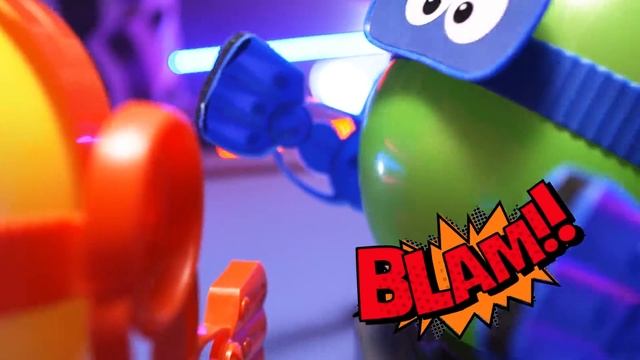 Balloon Bot Battle Game! | Battle it Out 'Til Loser Pops! | Under $20 смотреть онлайн