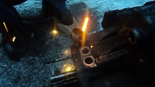 сорвалась шляпка гайки фиксатора коробки передач ваз ЧАСТЬ 2 решение проблемы сваркой смотреть онлайн
