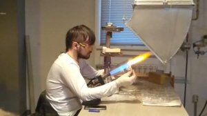 Как делают стеклянные ёлочные игрушки