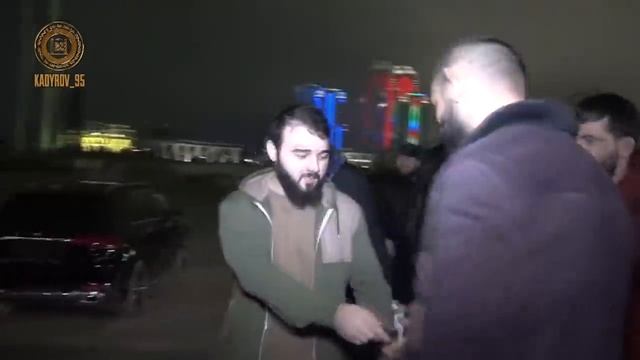 ОЧЕНЬ щедрый подарок от Кадырова бойцу UFC! / 100$ миллионов Хабибу за бой с Флойдом! смотреть онлайн