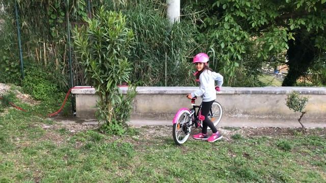 Наталья научилась кататься на велосипеде. смотреть онлайн