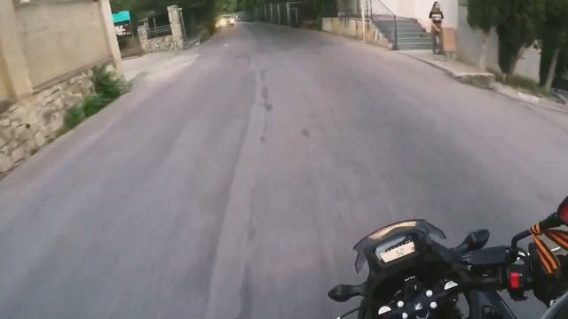 ПО ЯЛТЕ НА МОТОЦИКЛЕ смотреть онлайн