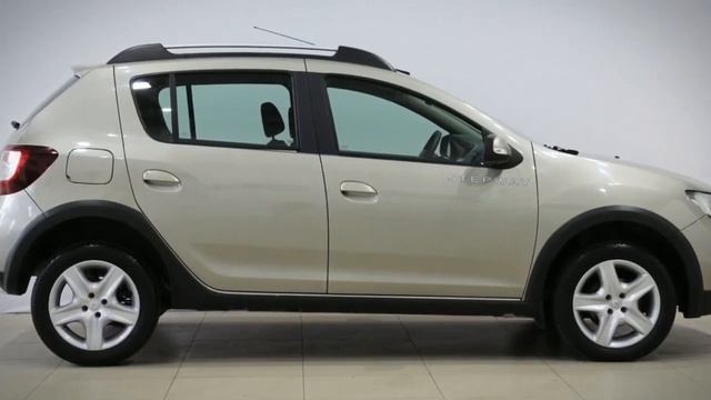 Renault Sandero с пробегом 2015 смотреть онлайн