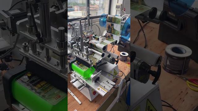 Этикетировщик для канистр банок бутылок #фейсмарк #оборудованиедлябизнеса смотреть онлайн