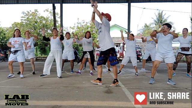 Pearly Shells x Tiny Bubbles Mushup | Retro Dance Fitness | Zumba Dance Workout | Zumbanatics смотреть онлайн