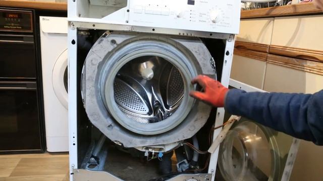 Bosch Classixx 1200 Express leaks water. смотреть онлайн