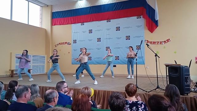 ФЛЕШМОБ 90-Х НА ДЕНЬ УЧИТЕЛЯ смотреть онлайн