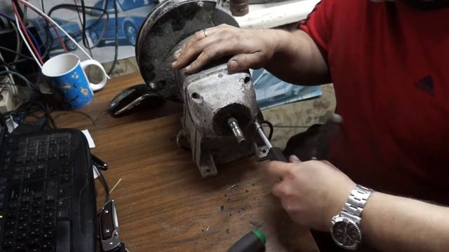 тот момент когда ремонт не рентабелен ... на примере заточного станка Протон смотреть онлайн