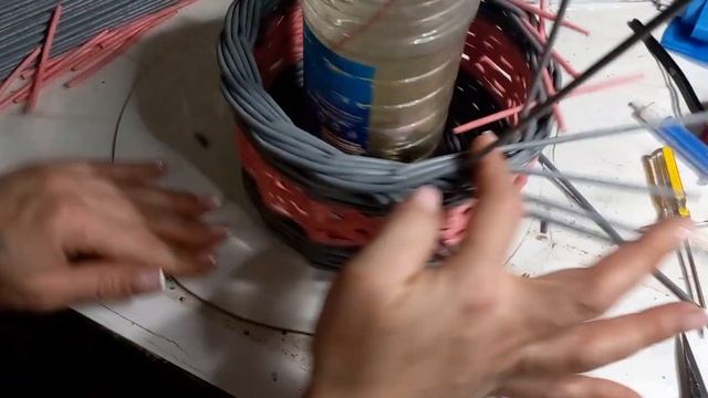 Загибка "Розга горизонтальная" НЕ простая на одинарных стойках из газетных трубочек. смотреть онлайн